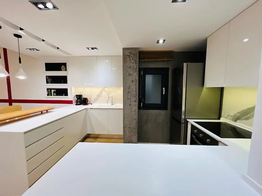 Redstripes Apartment 테살로니키 그리스