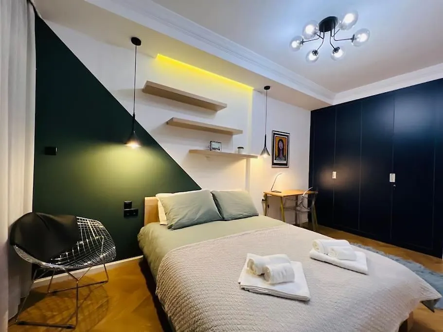 Redstripes Apartment 테살로니키