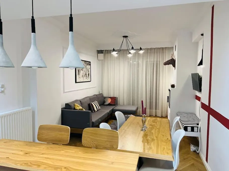 Redstripes Apartment 테살로니키