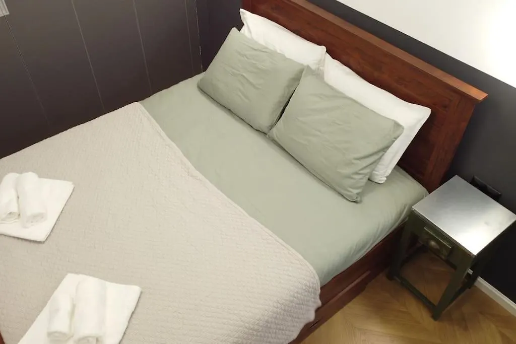 Redstripes Apartment 테살로니키