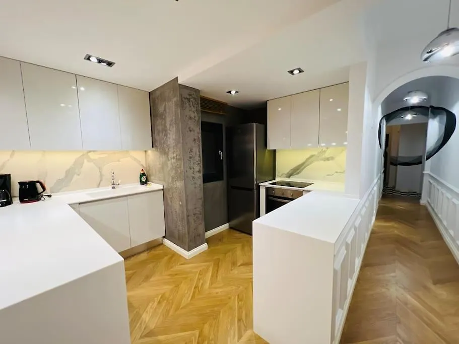 Redstripes Apartment 테살로니키 0*,