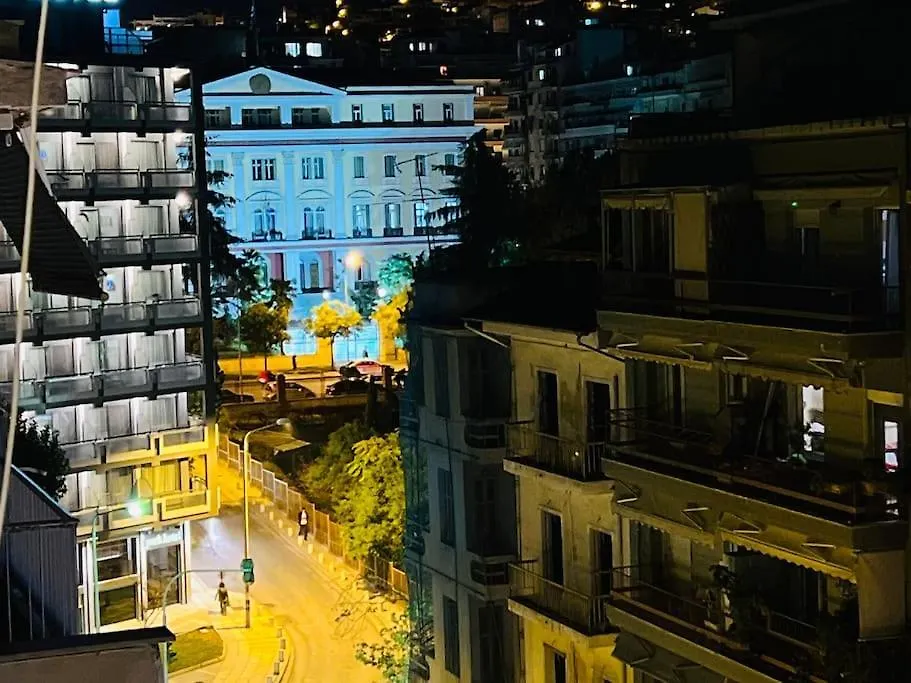 Redstripes Apartment Salonic Grecia