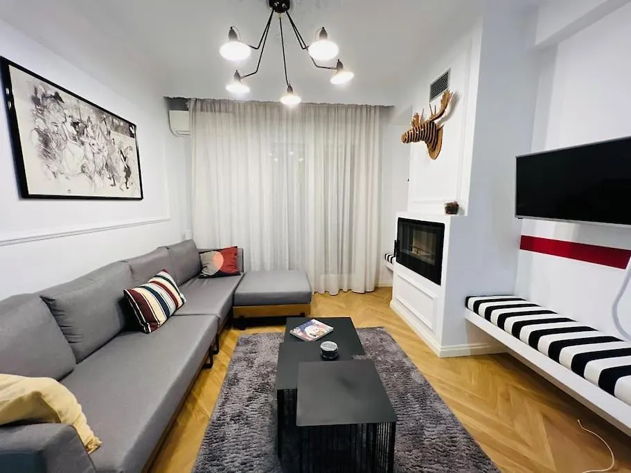 Redstripes Apartment Salonic